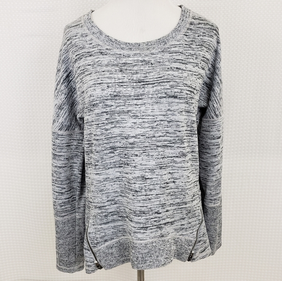 Athleta Sweatshirt Blissful Shark Bite Side Zip Sweatshirt Gray size Medium - Picture 2 of 9